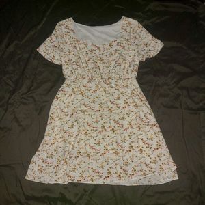 SHEIN NWOT Plus Ditsy Floral Square Neck Dress